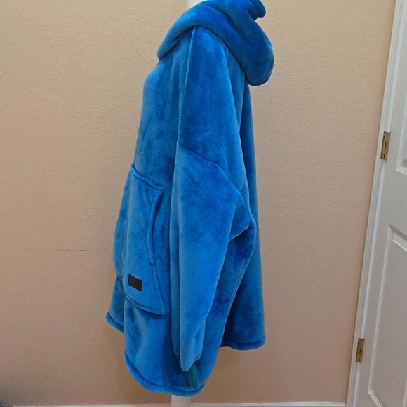 Teal Blue Catalonia Oversized Blanket Hoodie Sweatshirt Pullover for Adults OSFM - Picture 4 of 6